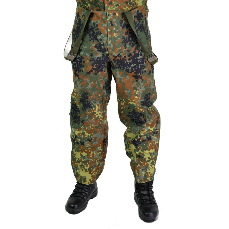 Pantalon de pluie original de l'armée allemande GoreTex Bib n Brace Flecktarn